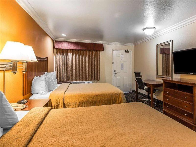 Quality Inn Lake Elsinore I-15 Dış mekan fotoğraf