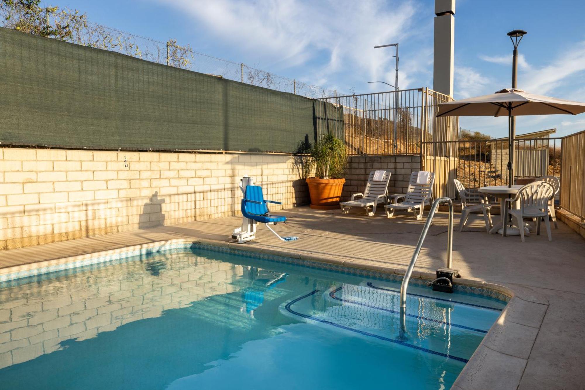 Quality Inn Lake Elsinore I-15 Dış mekan fotoğraf